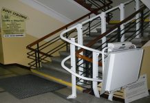 W budynku Starostwa montowany jest podjazd i schodołaz
