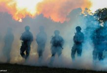 Policjanci ćwiczyli na poligonie w Nowej Dębie