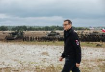 PREMIER NA POLIGONIE W NOWEJ DĘBIE: ZWIĘKSZAMY WYDATKI NA OBRONNOŚĆ