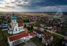 CHMIELÓW PONOWNIE WALCZY O WŁASNĄ GMINĘ. ZEBRANO 1604 PODPISY POD REFERENDUM