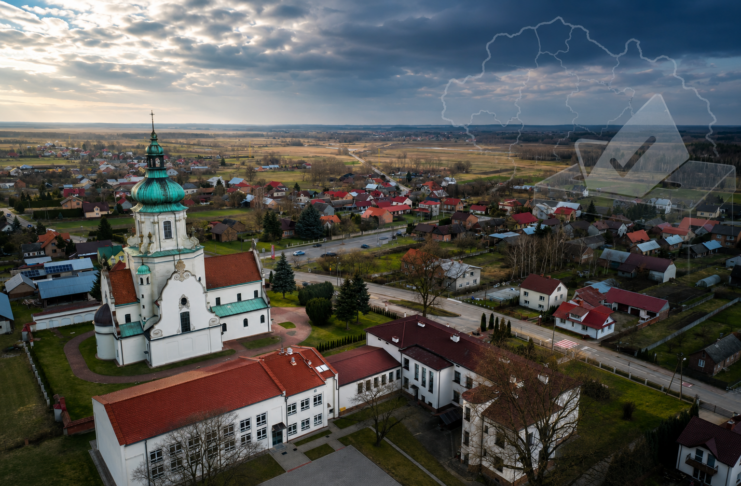CHMIELÓW PONOWNIE WALCZY O WŁASNĄ GMINĘ. ZEBRANO 1604 PODPISY POD REFERENDUM